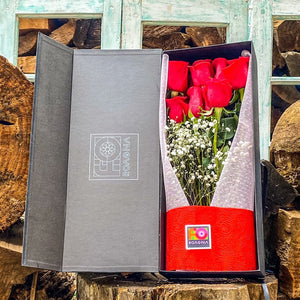 Rosas en caja: una opción elegante y hermosa para regalo